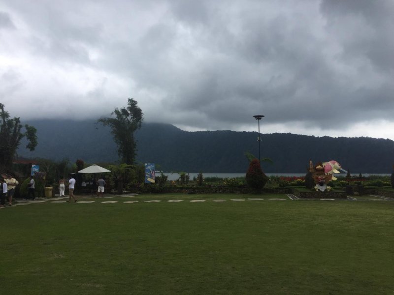 Bali to Ijen Bromo sunrise & savannah tours Surabaya 4D Trip from Bali to Java Island to Ijen Crater Tours, Bromo Sunrise Tours, Savannah, Sunset & to Surab Trip from Bali to Java Island via Banyuwangi ferry port to enjoy Blue Fire Ijen Tours at Ijen Crater, Bromo Sunrise Tours, Savannah, Sunset & to Surabaya  Ijen to Bromo Tour