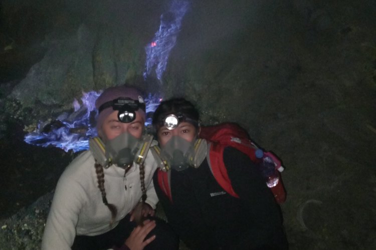 Bromo Ijen tour with a shared travel package from Bali 2D2N Bromo Ijen tour with a shared travel package from Bali - and end in Banyuwangi 2D2N trip Bromo Ijen tour with a shared travel package from Bali - and End in Banyuwangi within 2D2N trip in East Java - Indonesia - # 1 traveler/ tourist can joint! Ijen to Bromo Tour