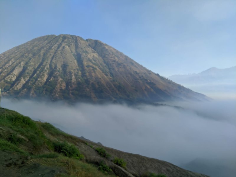 Bromo sunrise to Tumpak Sewu Ijen tour Banyuwangi 4D Holiday travel for 4 days from Malang or Surabaya to Bromo, Tumpak Sewu and Ijen tours Banyuwangi Adventure