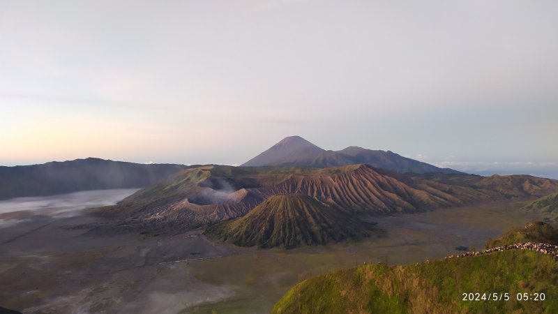 Round way trip from Probolinggo in the morning to Mt Bromo tour in 1 day holiday travel Round way trip from Probolinggo at morning time to Mt Bromo tour in 1 day trip Round way trip from Probolinggo port or other place in Probolinggo town at morning time to Mt Bromo for best price of Bromo tour package in 1 day holiday travel Ijen to Bromo Tour