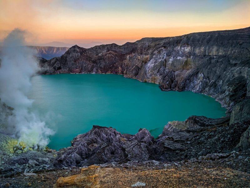 Surabaya to Paragliding Bromo Ijen Tours & to Bali 3D Java adventure tours to Paragliding, Bromo sunrise tour, Ijen Crater Tour with Ijen blue fire tou &  3 days tour package for Java adventure tours to enjoy Paragliding Batu, Bromo sunrise tour, Ijen Crater tours with Ijen blue fire tours in Ijen Crater & to Bali Ijen to Bromo Tour