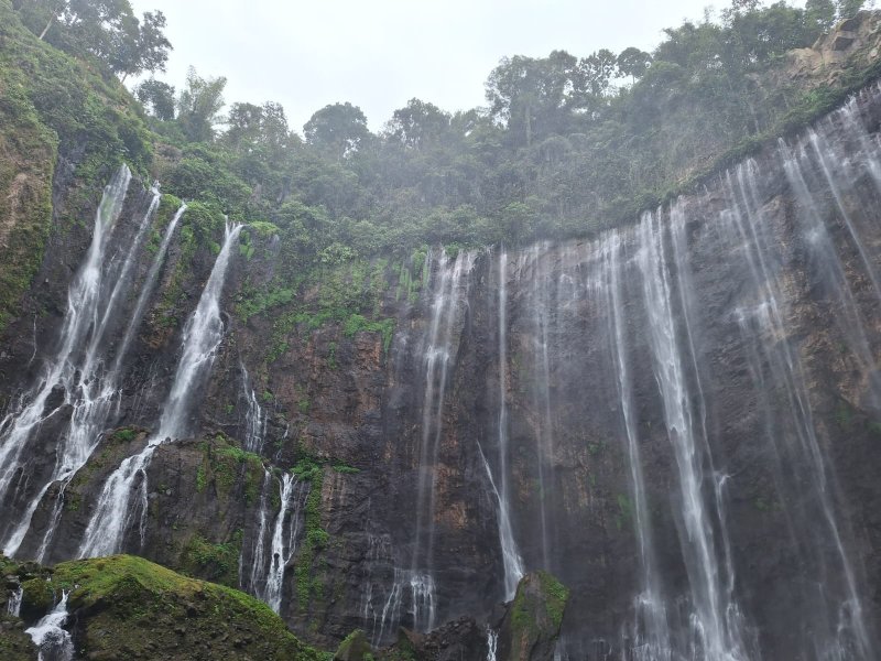 Borobudur - Prambanan to Tumpak Sewu and Ijen Bromo tour - End in Surabaya or Malang 4D3N Yogya optional tour and to Tumpak Sewu, Ijen crater, Mount Bromo,- end in Surabaya/ Malang 4D Yogyakart optional tour to Borobudur - Prambanan temple and to Tumpak Sewu, Ijen crater, Mt. Bromo,- end in Surabaya or Malang in 4 days 3 nights travel package Ijen to Bromo Tour